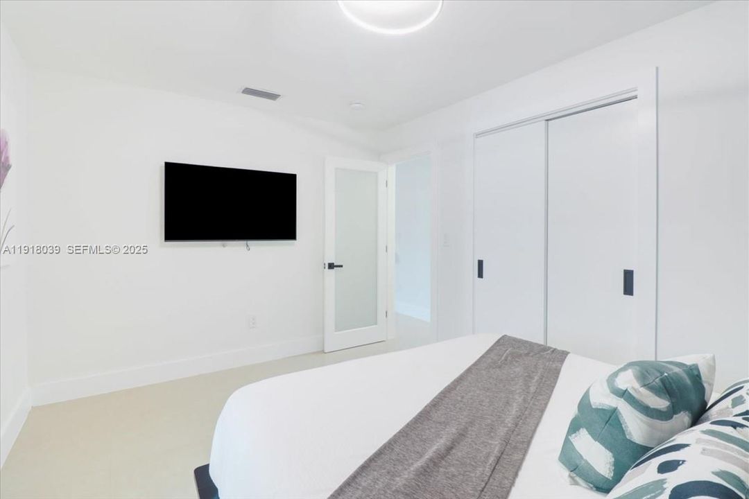 待售: $569,000 (3 贝兹, 2 浴室, 898 平方英尺)