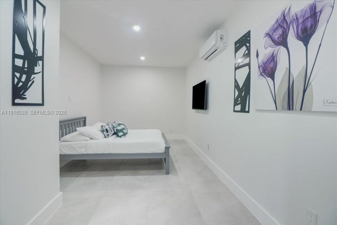 待售: $569,000 (3 贝兹, 2 浴室, 898 平方英尺)