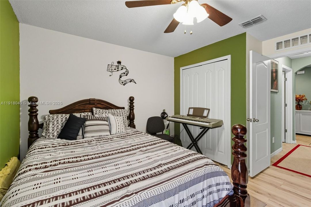 En Venta: $539,000 (4 camas, 2 baños, 0 Pies cuadrados)