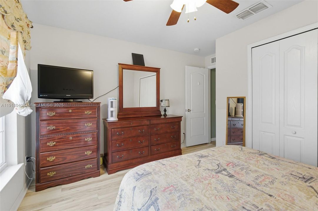 En Venta: $539,000 (4 camas, 2 baños, 0 Pies cuadrados)