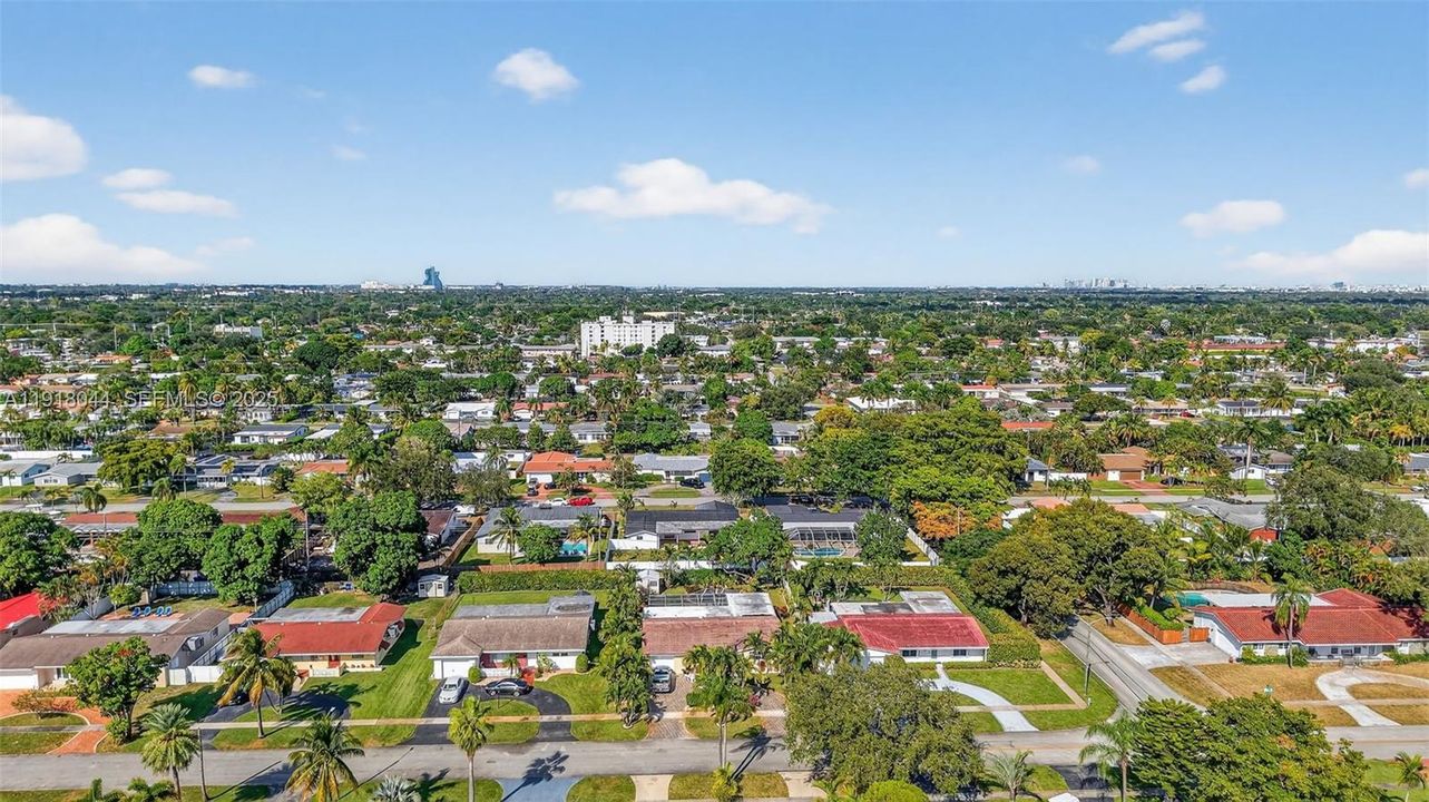 For Sale: $975,000 (3 beds, 3 baths, 1864 Square Feet)