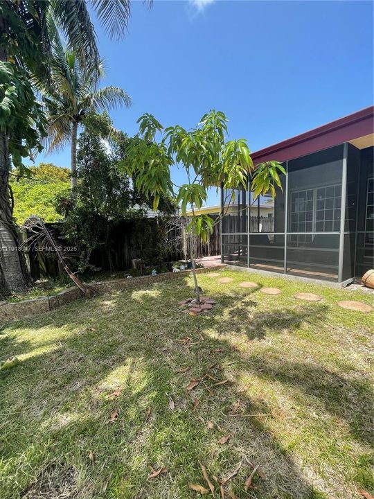 出租: $4,000 (3 贝兹, 2 浴室, 1941 平方英尺)