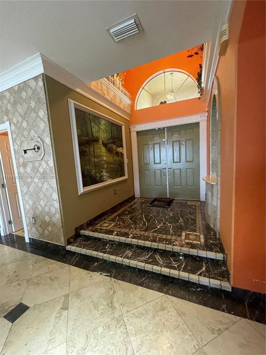 出租: $4,000 (3 贝兹, 2 浴室, 1941 平方英尺)