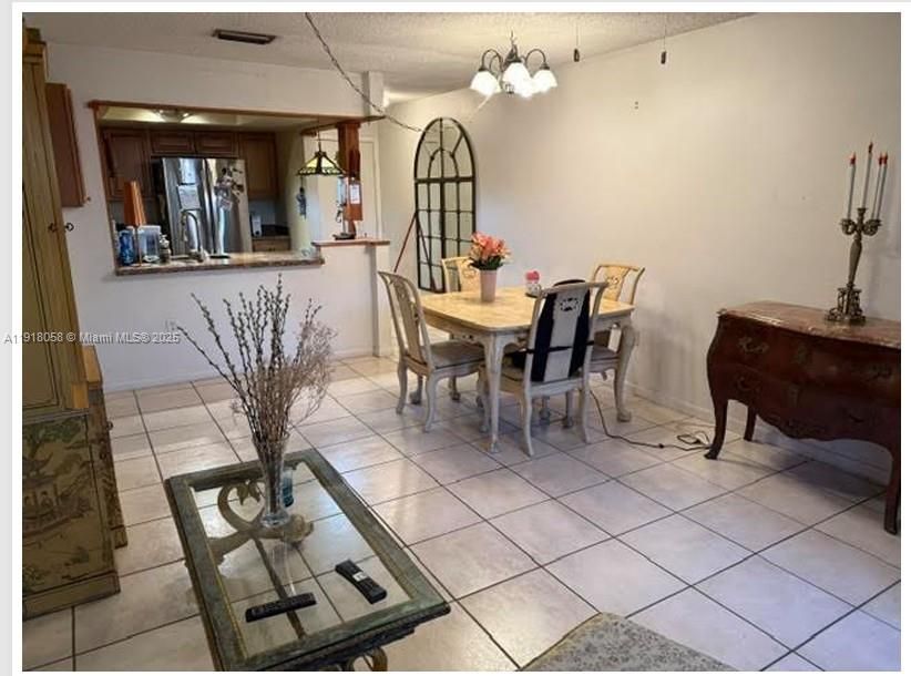 For Sale: $220,000 (2 beds, 2 baths, 935 Square Feet)