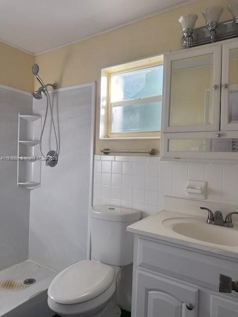 Active With Contract: $461,000 (3 beds, 2 baths, 1596 Square Feet)