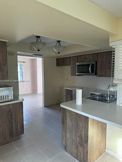 Active With Contract: $461,000 (3 beds, 2 baths, 1596 Square Feet)