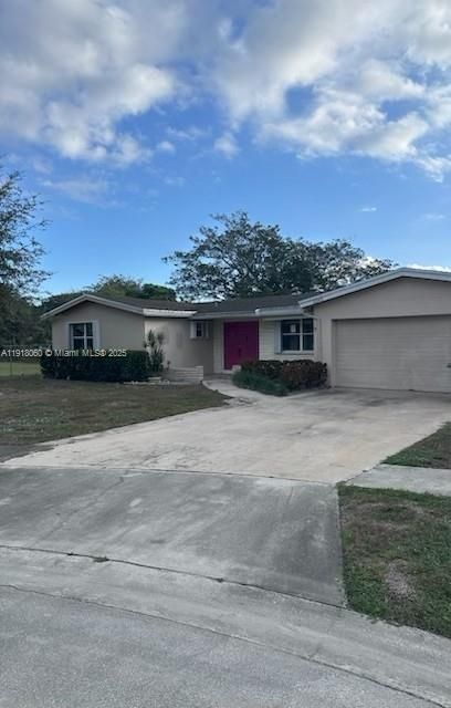 Active With Contract: $461,000 (3 beds, 2 baths, 1596 Square Feet)
