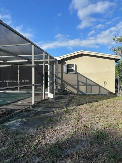 Active With Contract: $461,000 (3 beds, 2 baths, 1596 Square Feet)