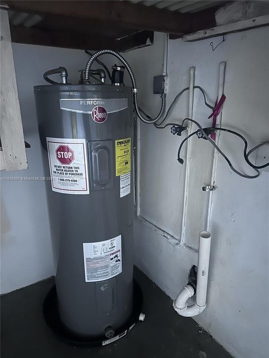 WATER HEATER