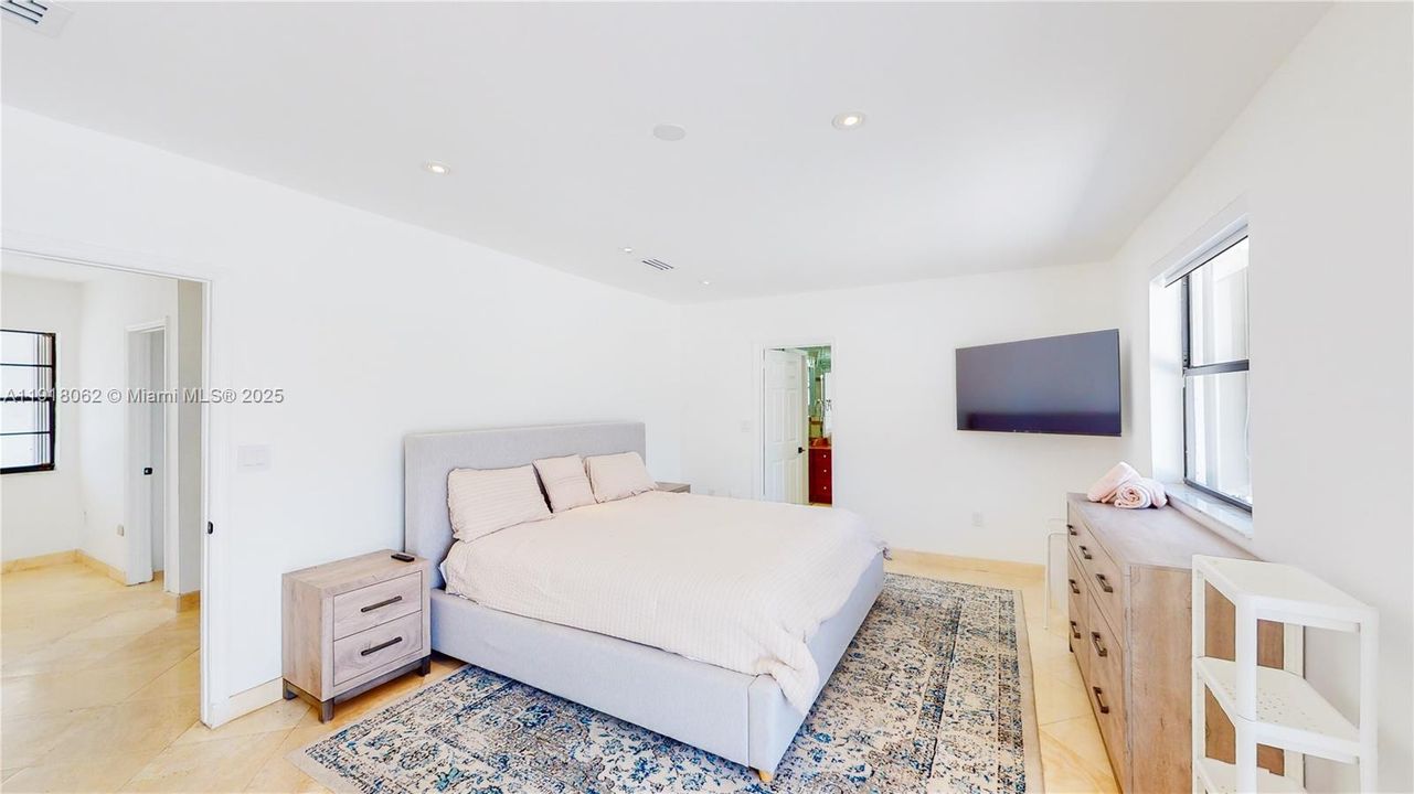 For Rent: $19,000 (4 beds, 3 baths, 3470 Square Feet)