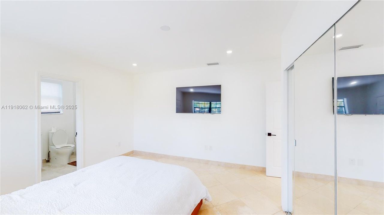 For Rent: $19,000 (4 beds, 3 baths, 3470 Square Feet)