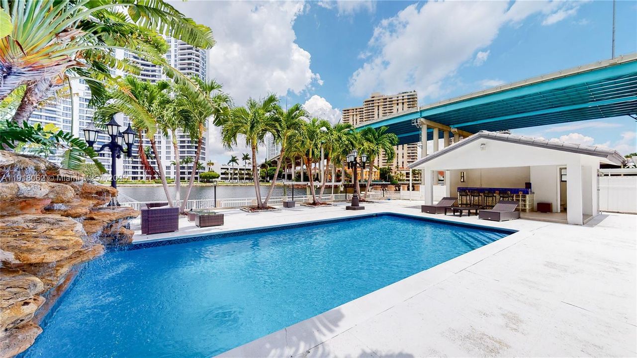 For Rent: $19,000 (4 beds, 3 baths, 3470 Square Feet)