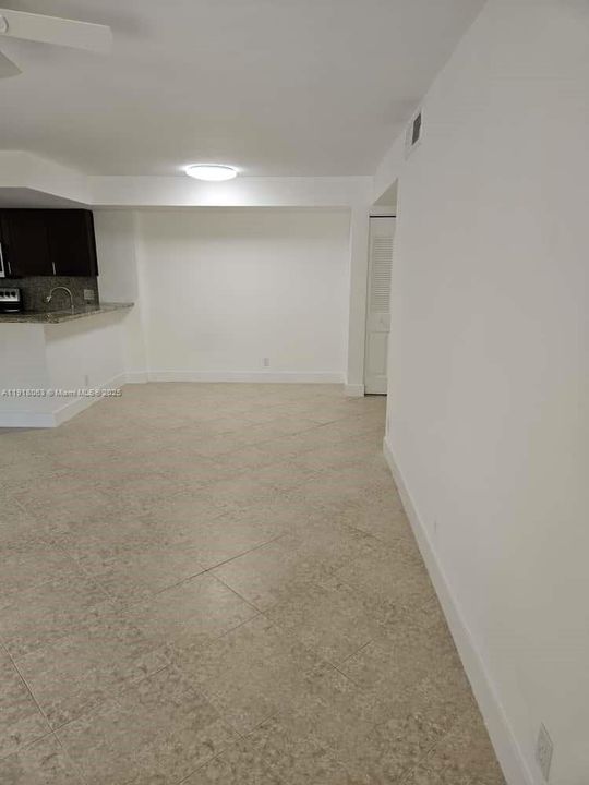 出租: $2,195 (2 贝兹, 2 浴室, 965 平方英尺)