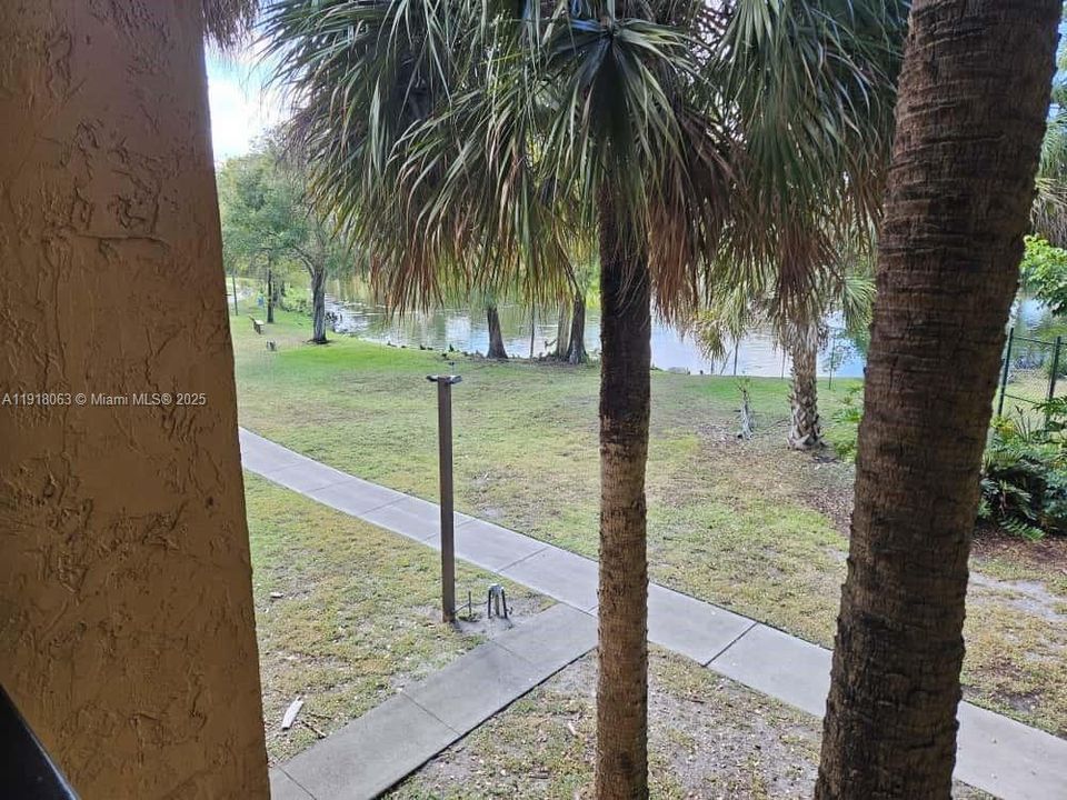 出租: $2,195 (2 贝兹, 2 浴室, 965 平方英尺)