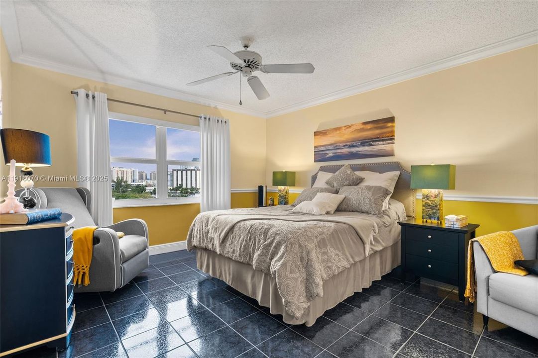 待售: $275,000 (1 贝兹, 1 浴室, 850 平方英尺)