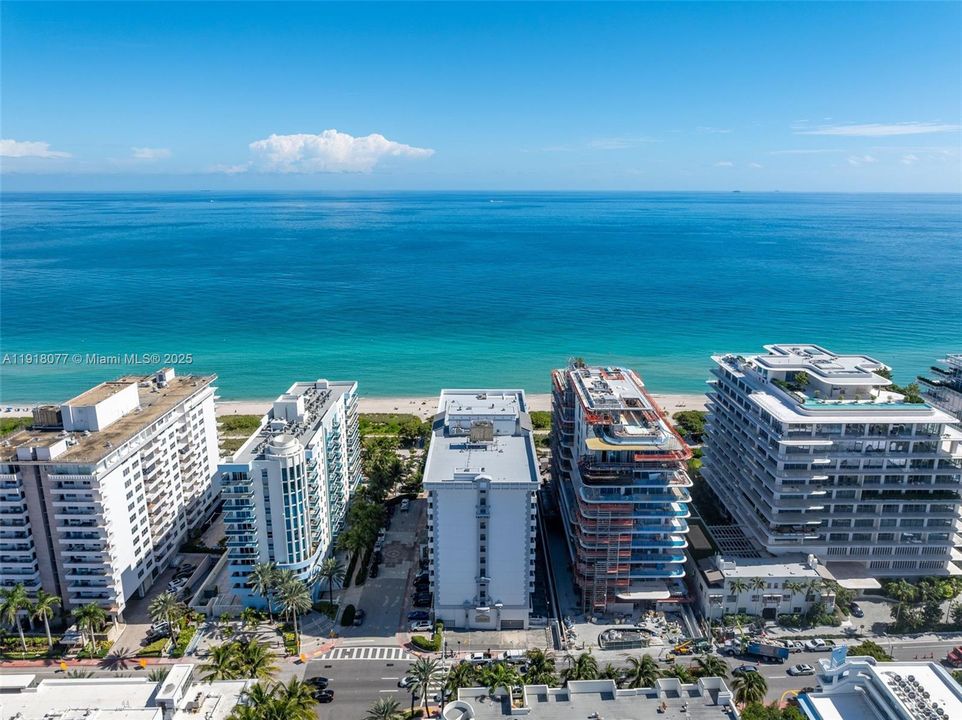 For Sale: $559,000 (1 beds, 1 baths, 860 Square Feet)