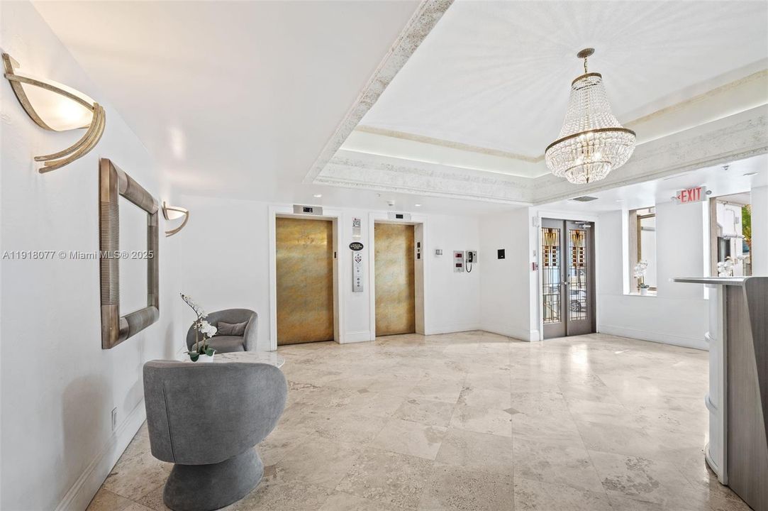 For Sale: $559,000 (1 beds, 1 baths, 860 Square Feet)