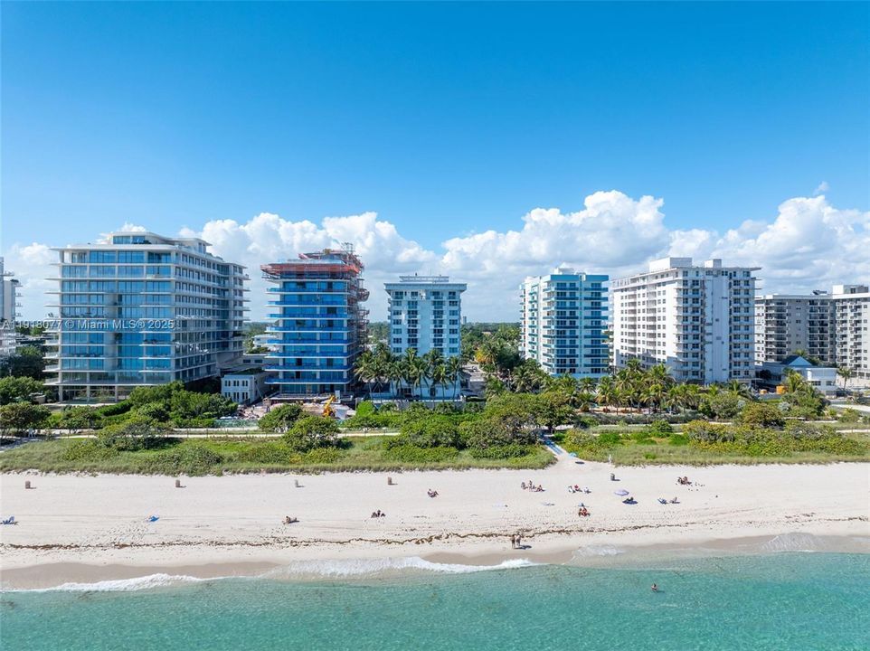 For Sale: $559,000 (1 beds, 1 baths, 860 Square Feet)