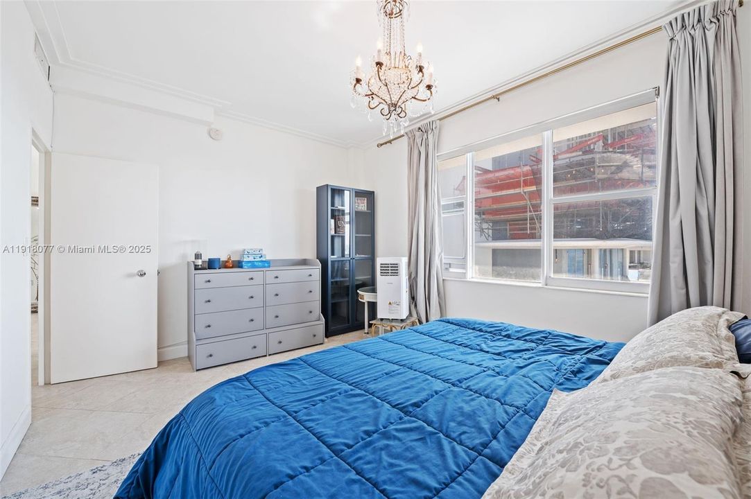 For Sale: $559,000 (1 beds, 1 baths, 860 Square Feet)