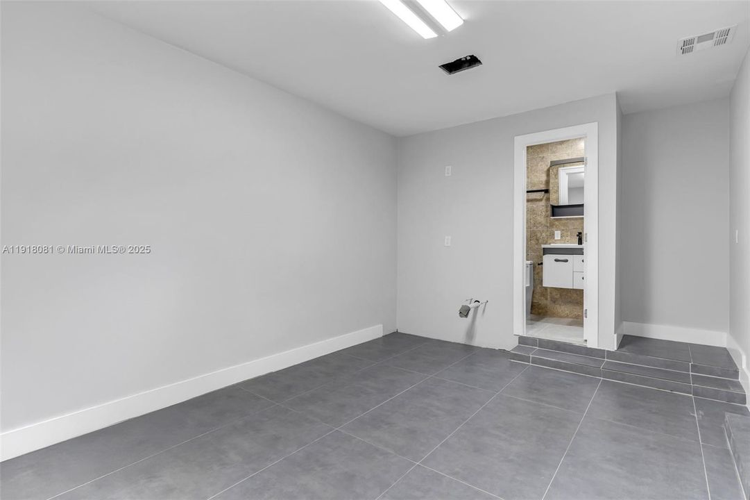 En Venta: $690,000 (3 camas, 2 baños, 1333 Pies cuadrados)