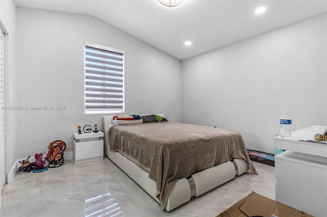 En Venta: $690,000 (3 camas, 2 baños, 1333 Pies cuadrados)