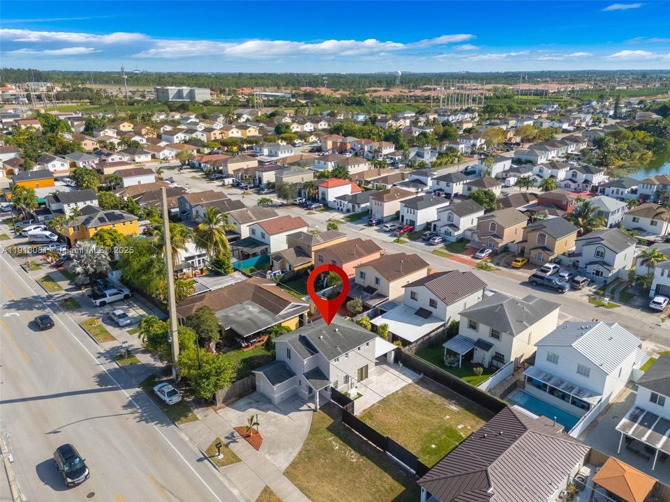 En Venta: $690,000 (3 camas, 2 baños, 1333 Pies cuadrados)