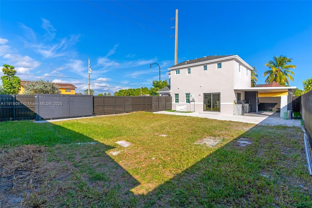 En Venta: $690,000 (3 camas, 2 baños, 1333 Pies cuadrados)