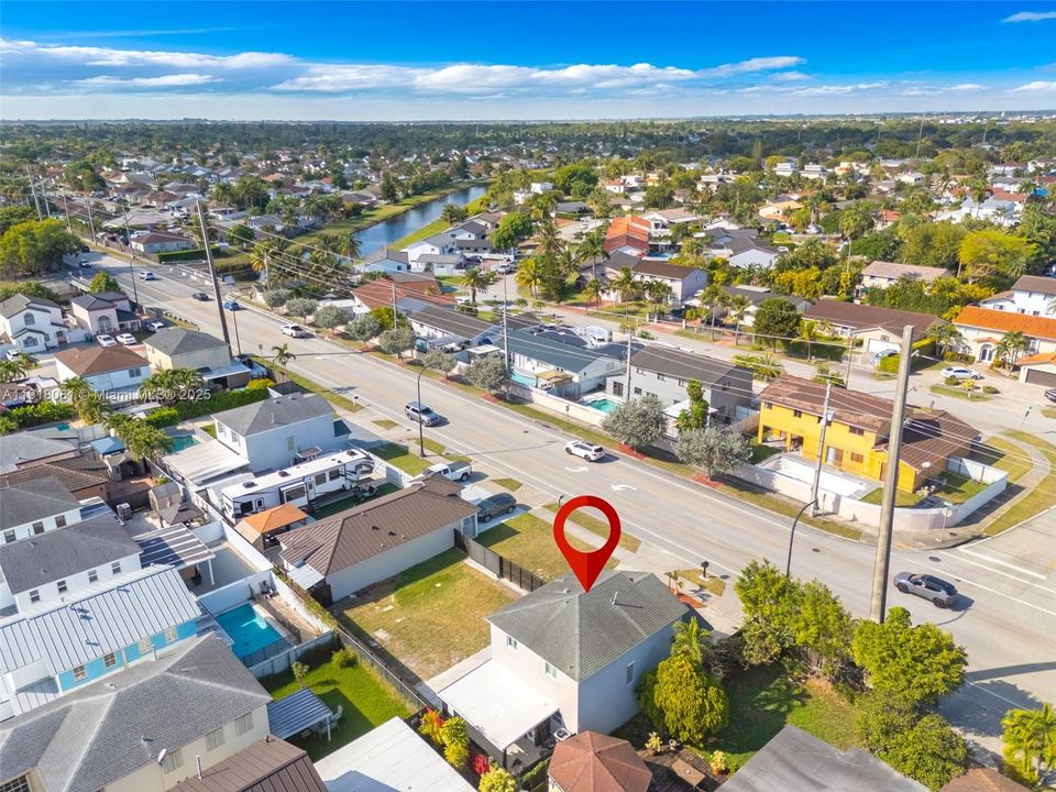 En Venta: $690,000 (3 camas, 2 baños, 1333 Pies cuadrados)