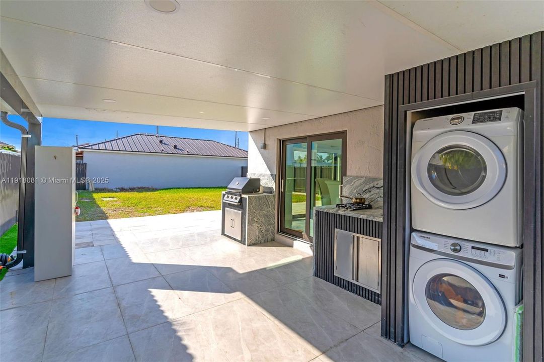 En Venta: $690,000 (3 camas, 2 baños, 1333 Pies cuadrados)