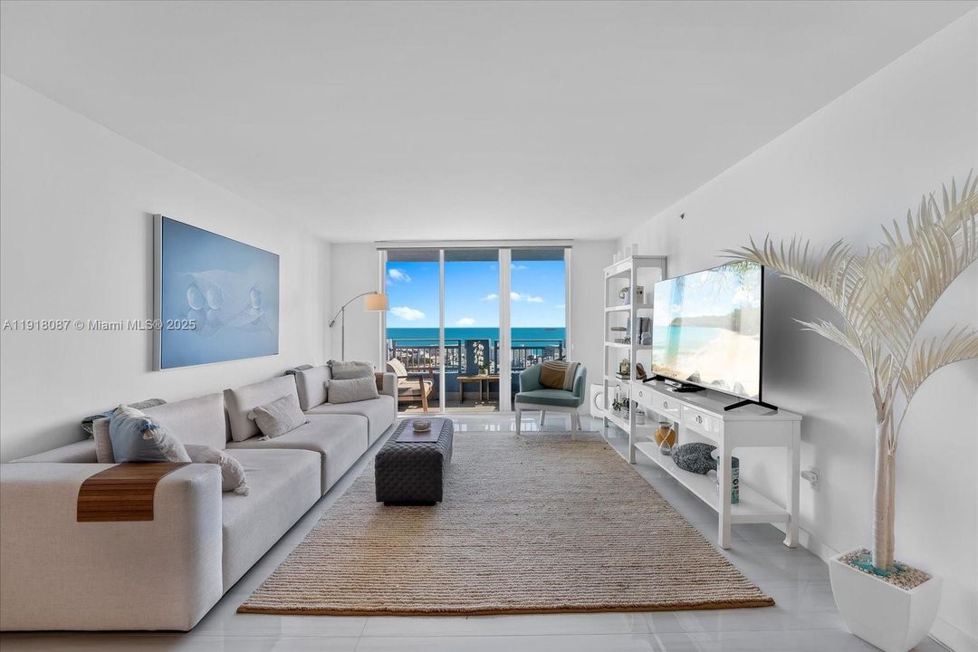 For Rent: $9,500 (2 beds, 2 baths, 1080 Square Feet)