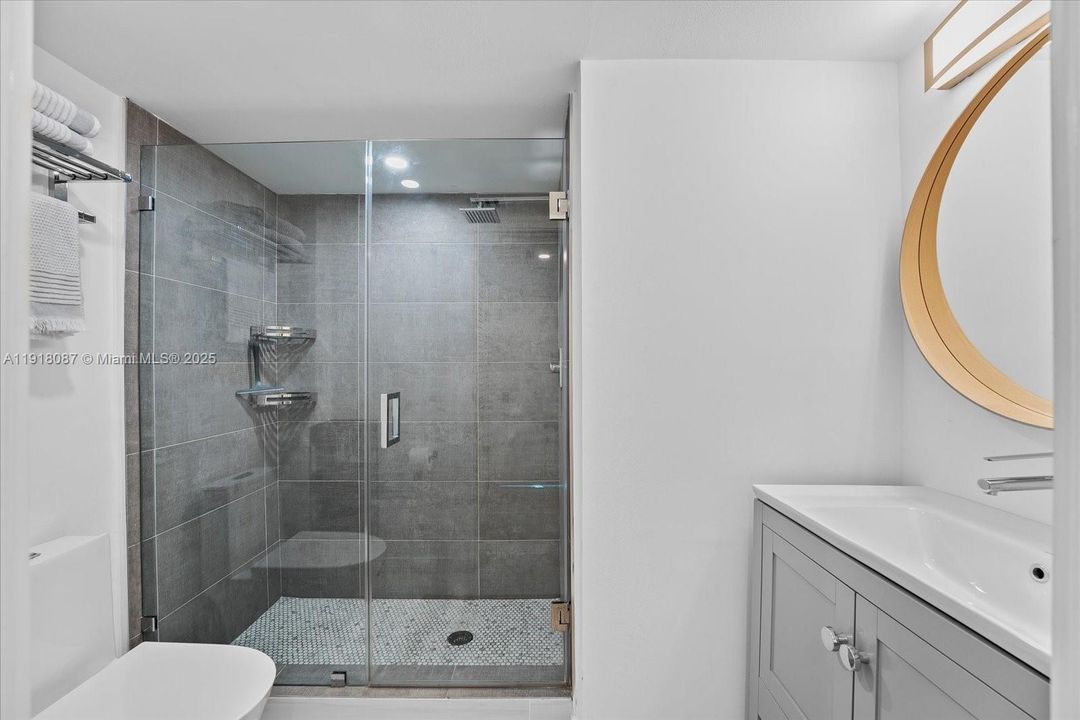 For Rent: $9,500 (2 beds, 2 baths, 1080 Square Feet)