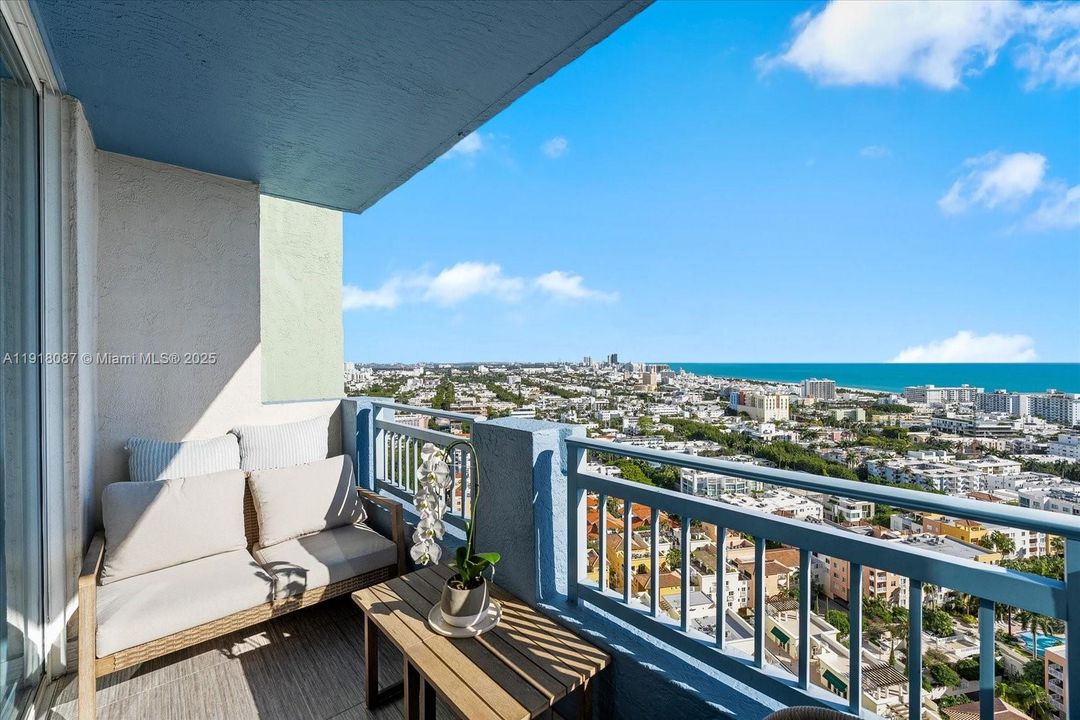 For Rent: $9,500 (2 beds, 2 baths, 1080 Square Feet)