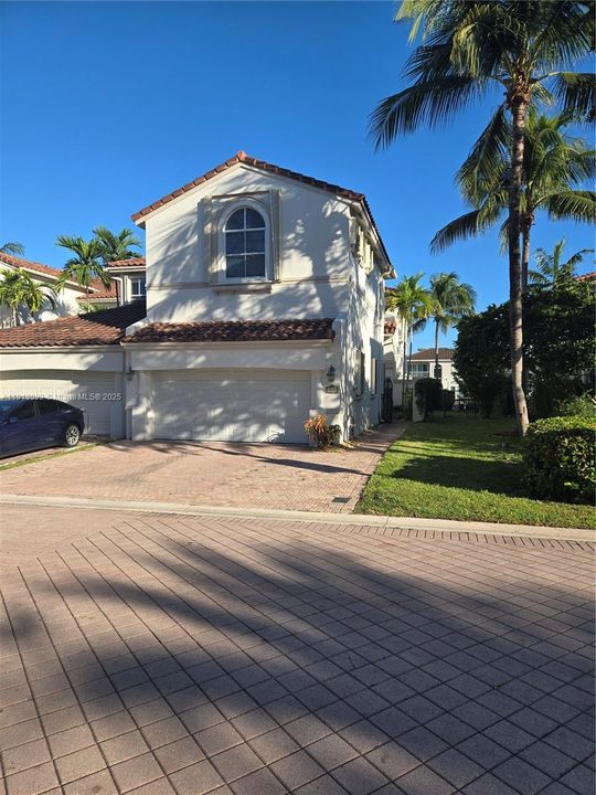 En Venta: $1,400,000 (3 camas, 2 baños, 2859 Pies cuadrados)