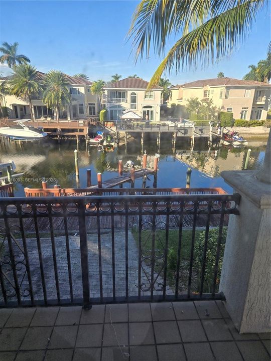 En Venta: $1,400,000 (3 camas, 2 baños, 2859 Pies cuadrados)