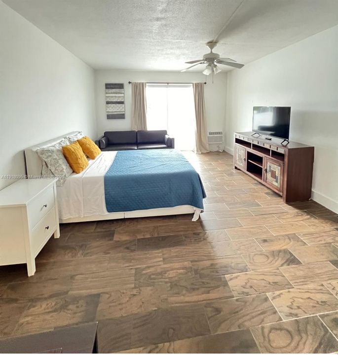 En Venta: $220,000 (0 camas, 1 baños, 396 Pies cuadrados)