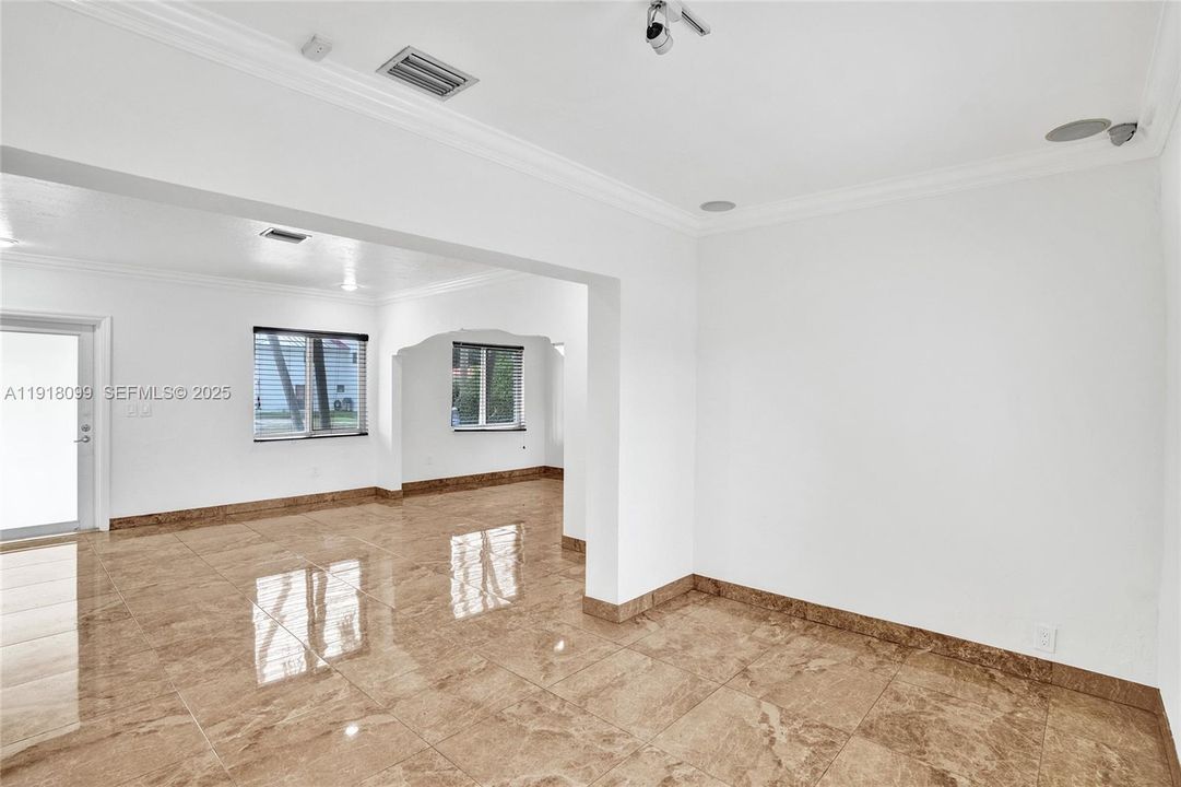 В аренду: $5,200 (3 спален, 1 ванн, 1474 Квадратных фут)