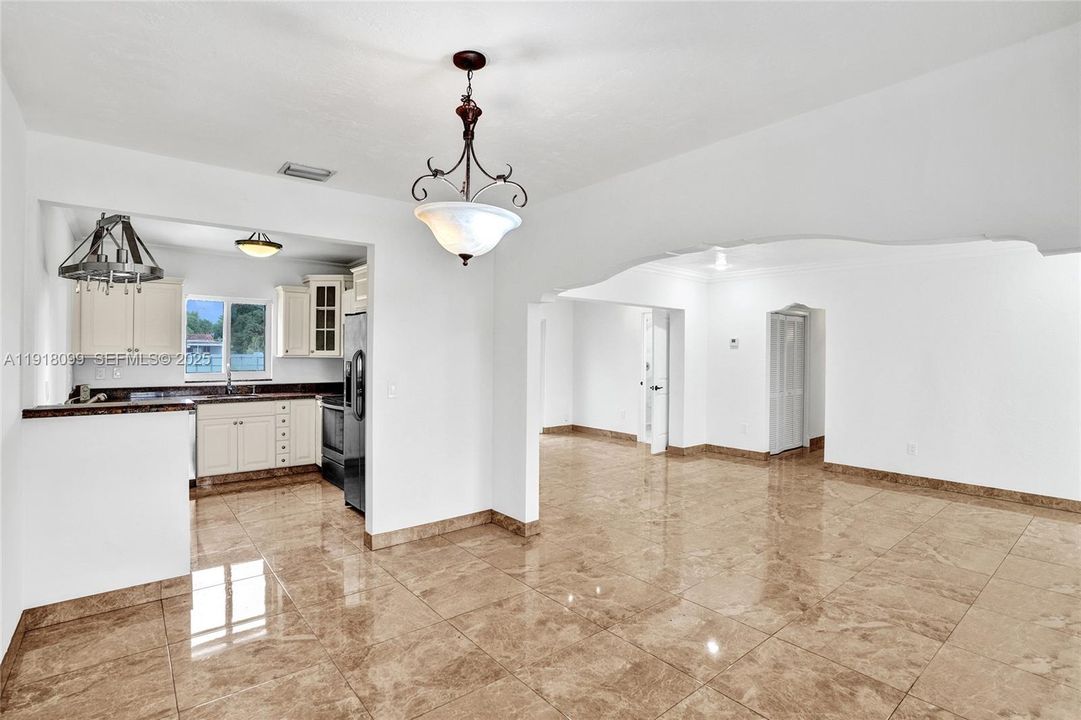 В аренду: $5,200 (3 спален, 1 ванн, 1474 Квадратных фут)