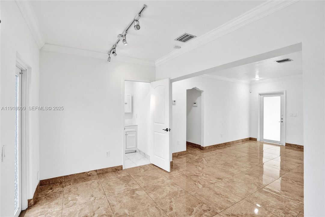 В аренду: $5,200 (3 спален, 1 ванн, 1474 Квадратных фут)