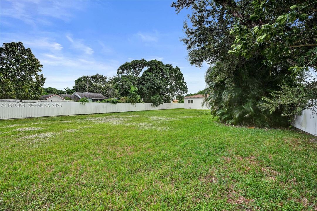 В аренду: $5,200 (3 спален, 1 ванн, 1474 Квадратных фут)