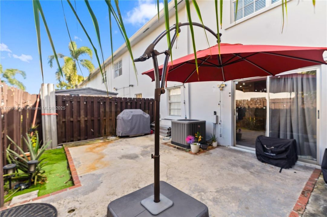 For Rent: $3,500 (3 beds, 2 baths, 1630 Square Feet)