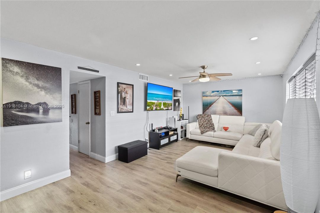 For Rent: $3,500 (3 beds, 2 baths, 1630 Square Feet)