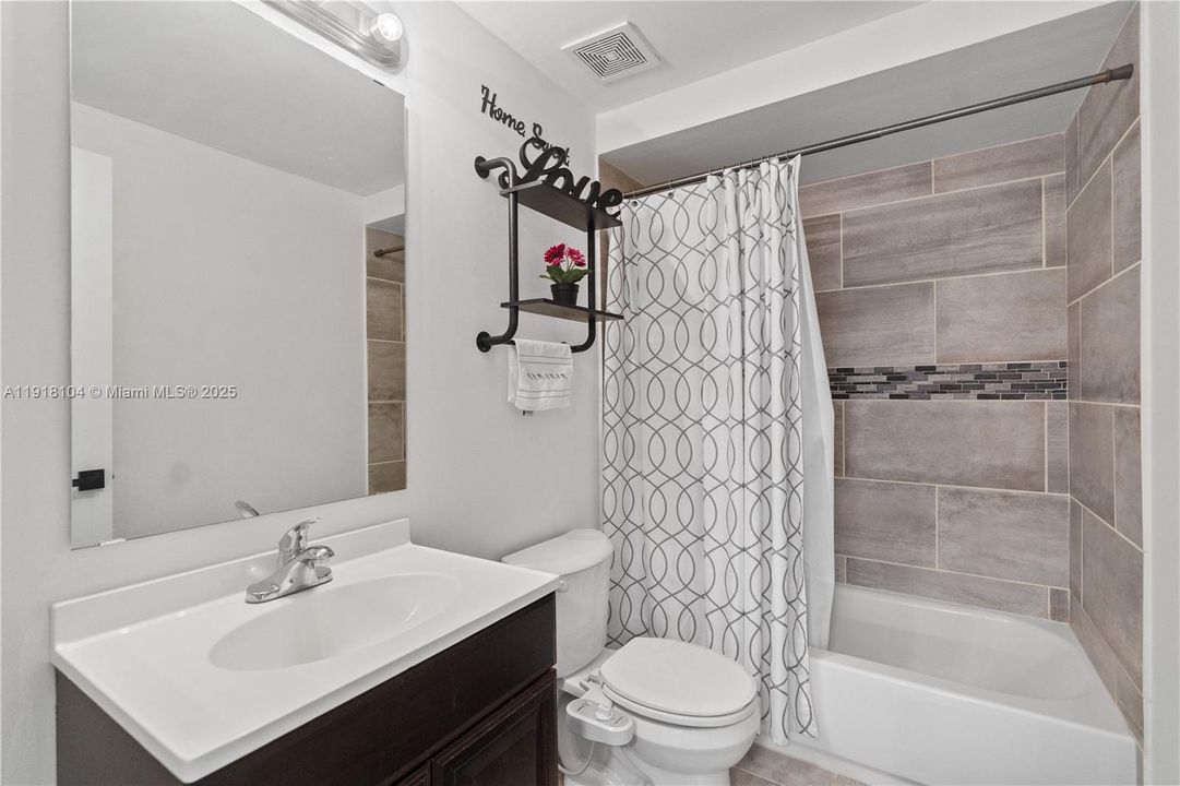 For Rent: $3,500 (3 beds, 2 baths, 1630 Square Feet)