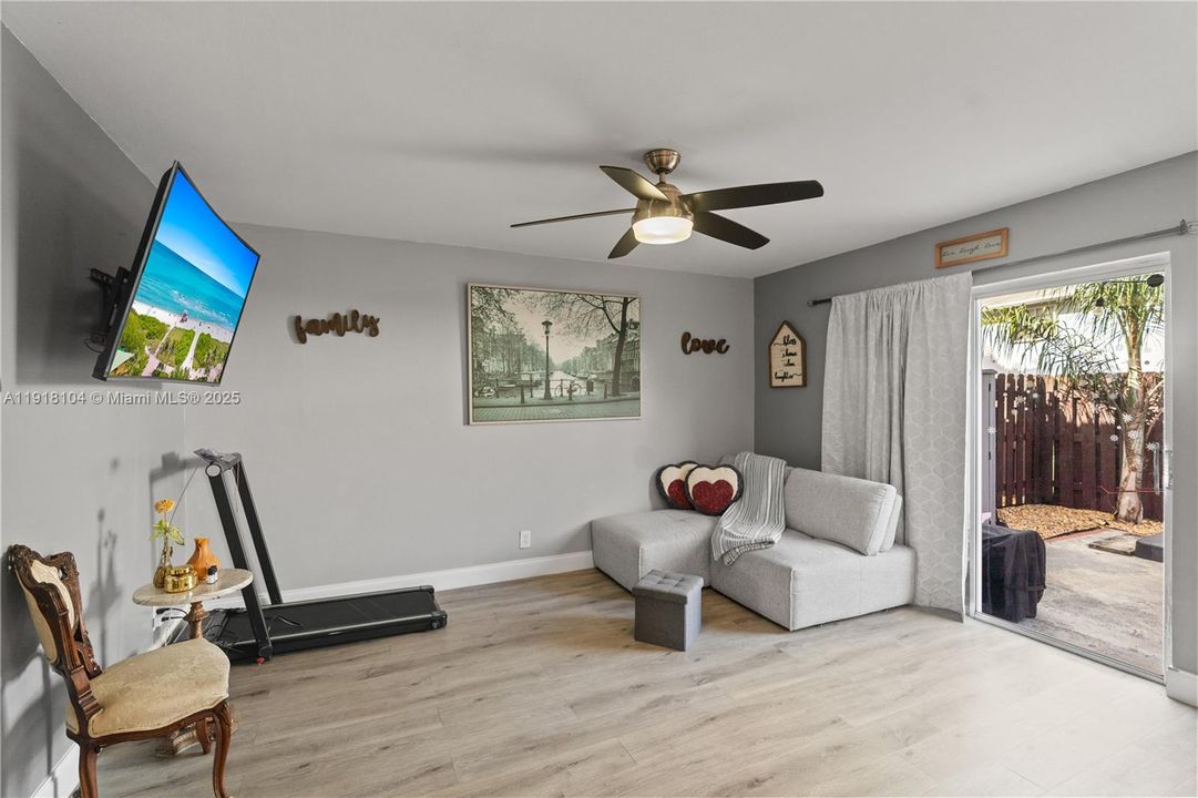 For Rent: $3,500 (3 beds, 2 baths, 1630 Square Feet)