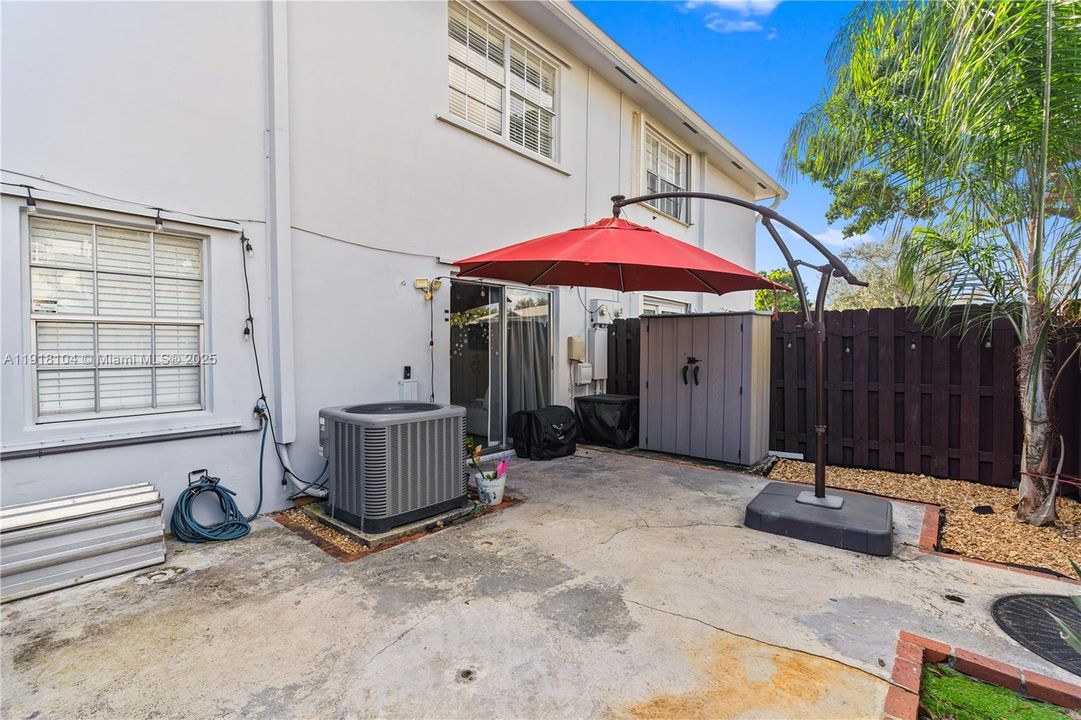 For Rent: $3,500 (3 beds, 2 baths, 1630 Square Feet)