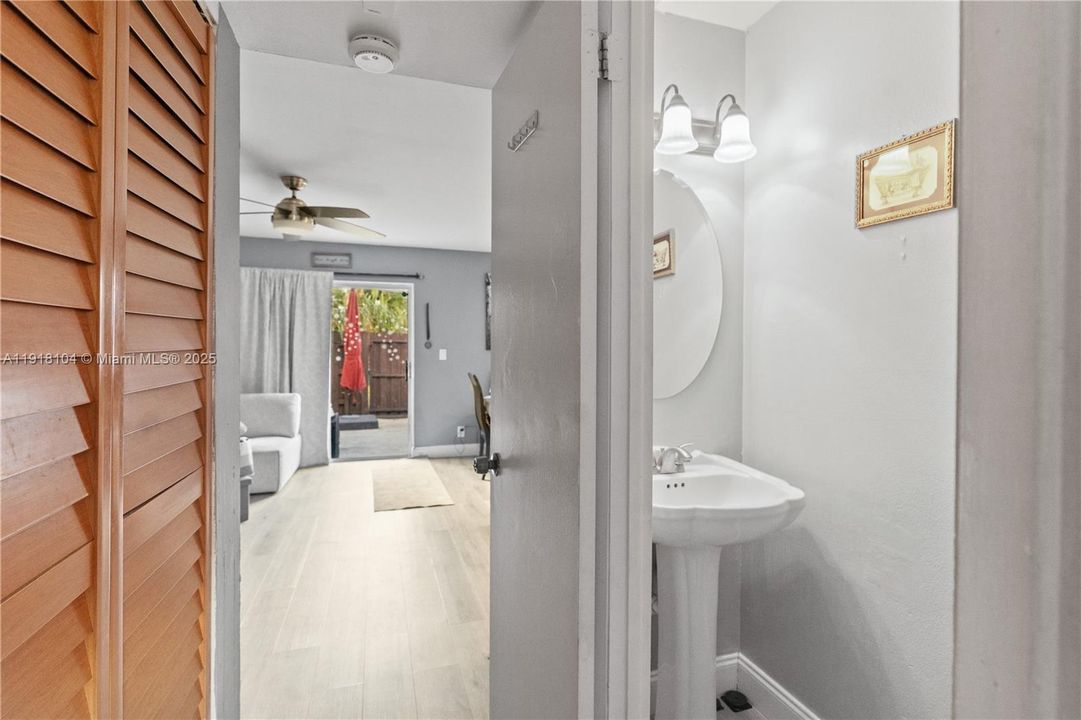 For Rent: $3,500 (3 beds, 2 baths, 1630 Square Feet)