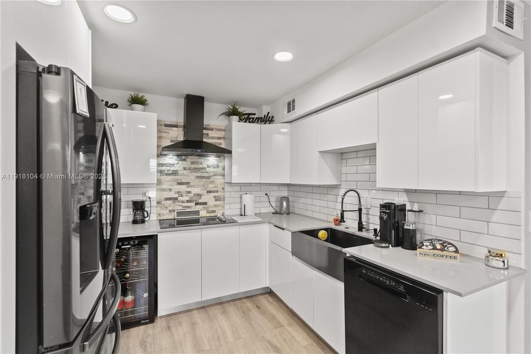 For Rent: $3,500 (3 beds, 2 baths, 1630 Square Feet)