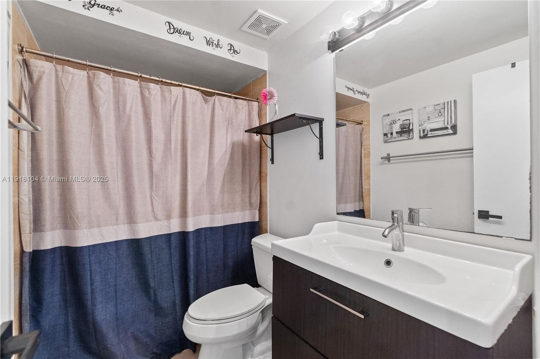 For Rent: $3,500 (3 beds, 2 baths, 1630 Square Feet)