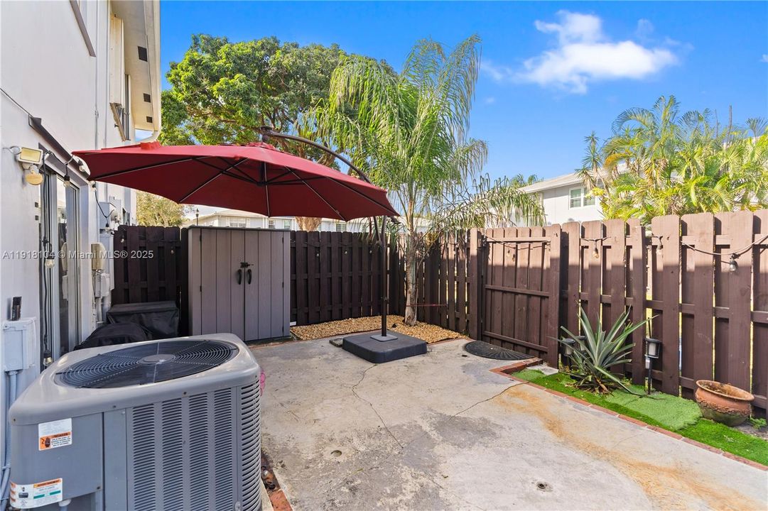 For Rent: $3,500 (3 beds, 2 baths, 1630 Square Feet)