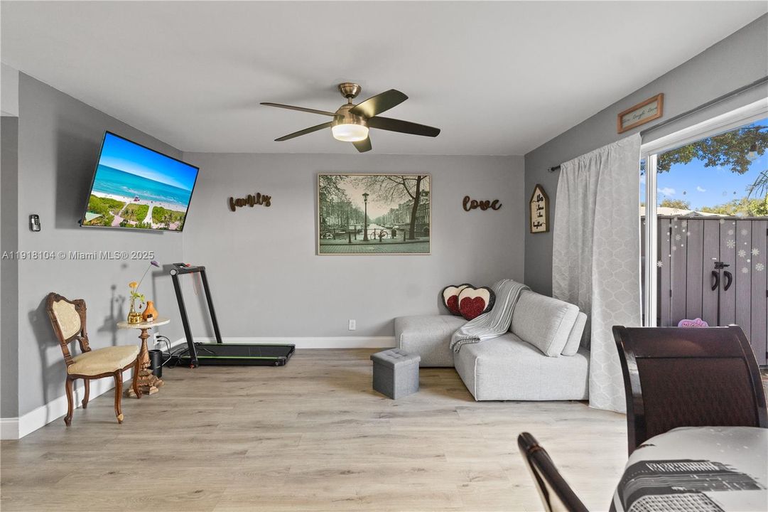 For Rent: $3,500 (3 beds, 2 baths, 1630 Square Feet)