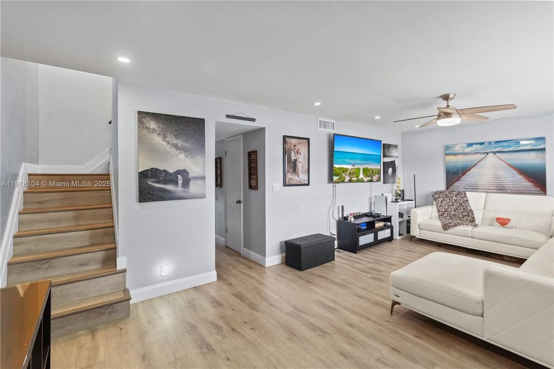 For Rent: $3,500 (3 beds, 2 baths, 1630 Square Feet)